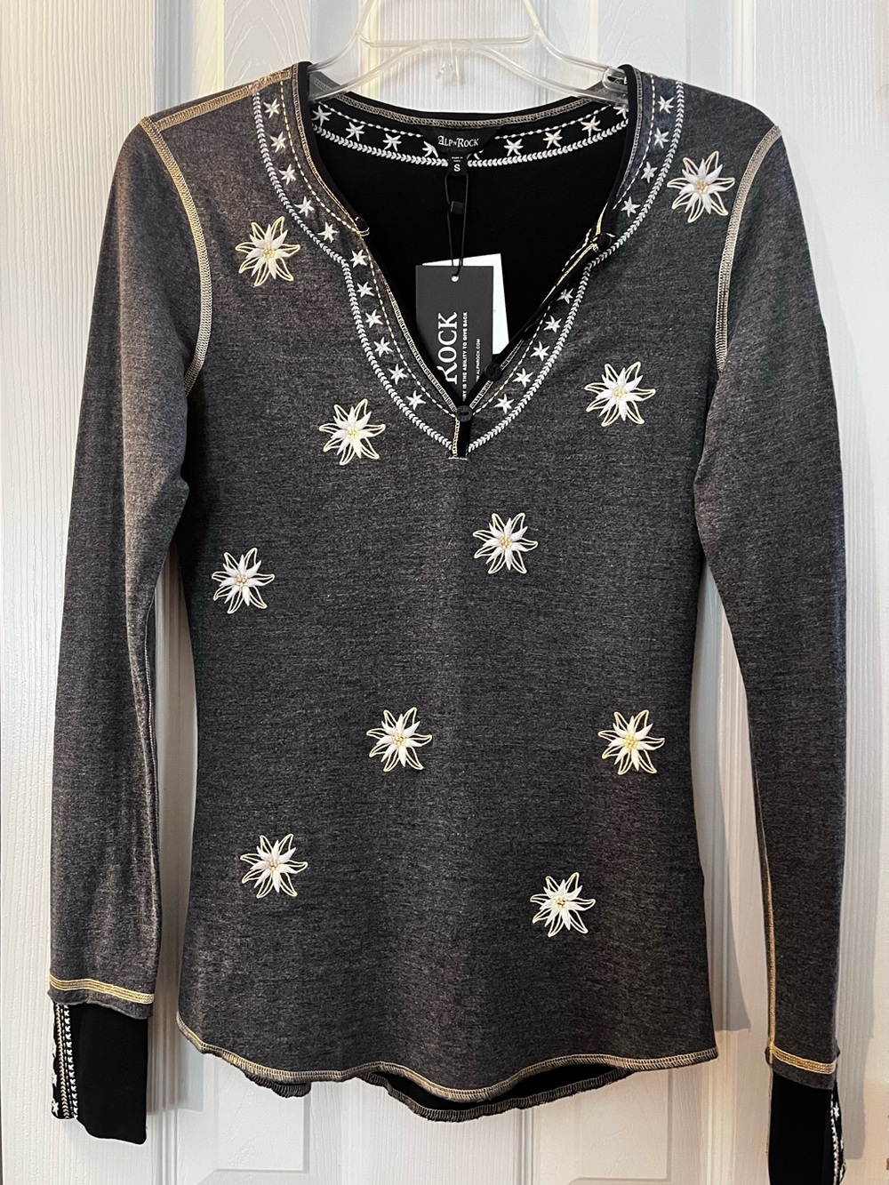 Alp N Rock Natasha Henley Embroidered Edelweiss Ski Shirt Heather Black Sz S